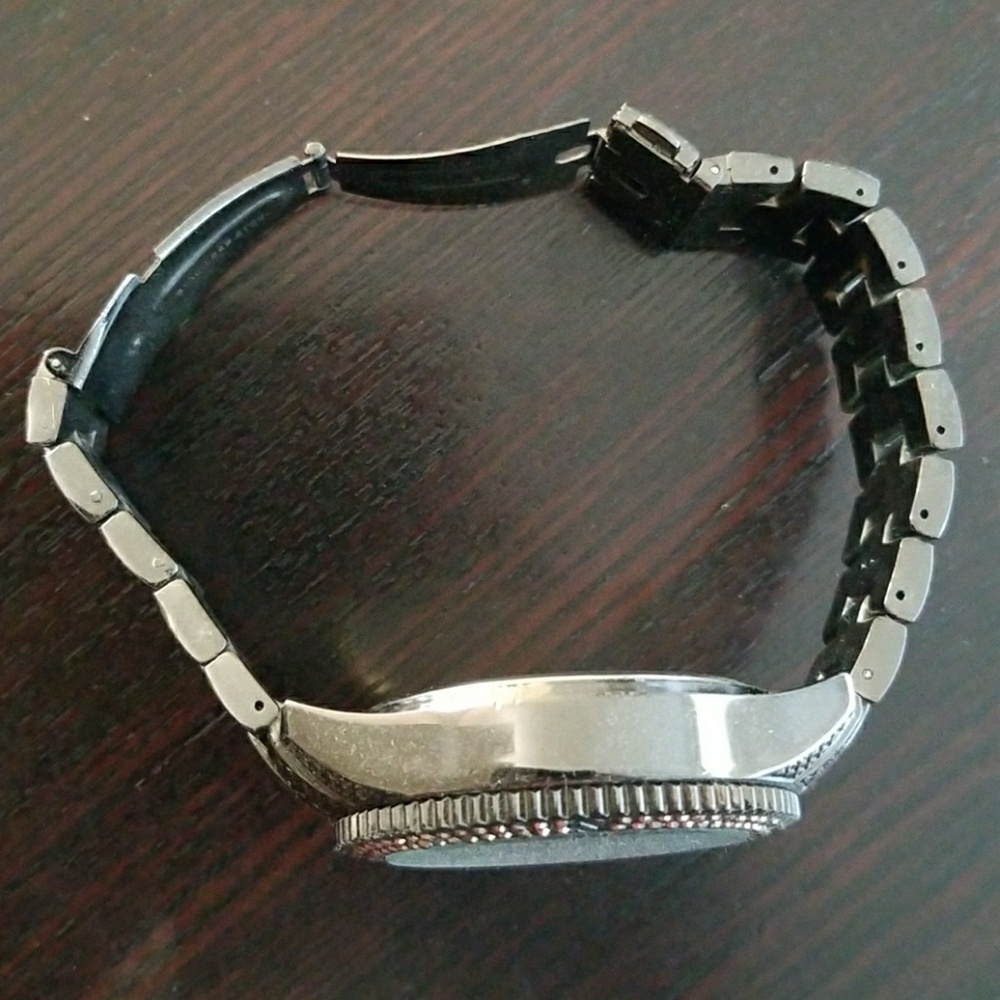 Watch - Picture 2 of 3